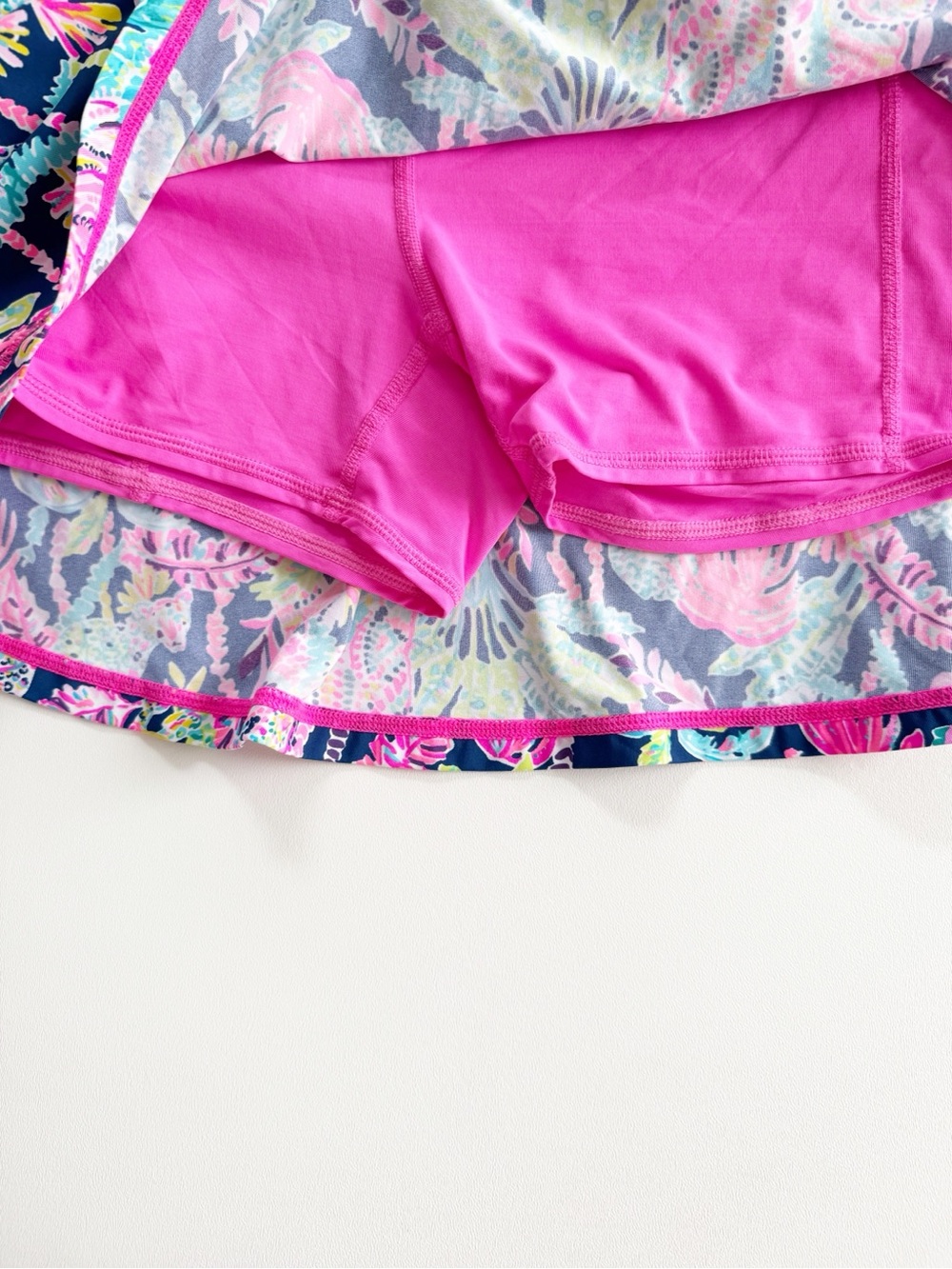 Lilly Pulitzer Luxletic Fionna Skort in Oyster Bay Navy Seen and Herd | XS - Picture 4 of 8
